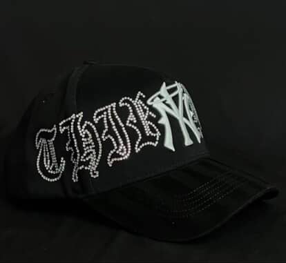 31 hats Cristals white